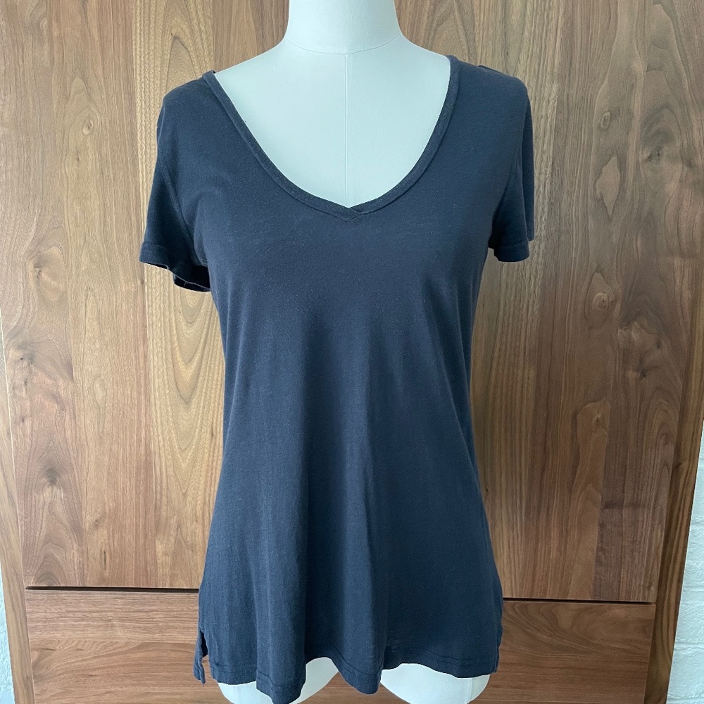 Stem Brand V-neck top - Size M
